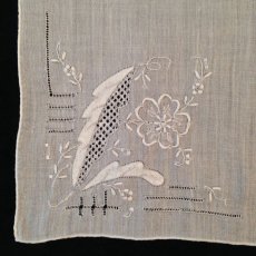 画像3: ハンカチーフ 手刺繍 白 四角 花 (3)