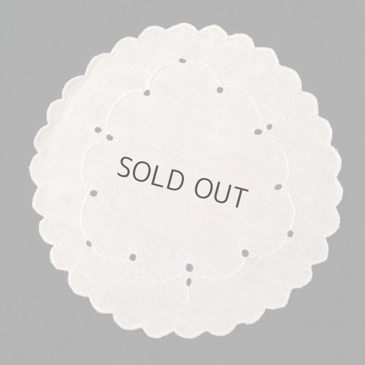 画像2: レース ドイリー 円 手刺繍 白 スカラップ (2)