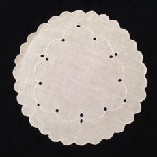画像2: レース ドイリー 円 手刺繍 白 スカラップ (2)