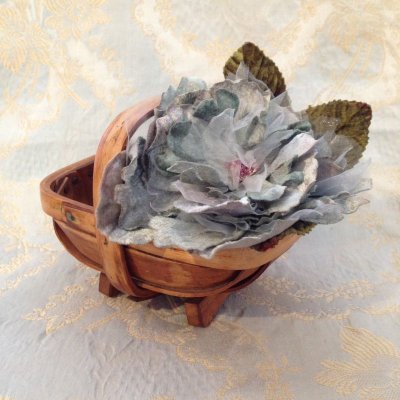 画像1: 布花 ブーケ ベルベットとオーガンジーの花 ブルーグリーン