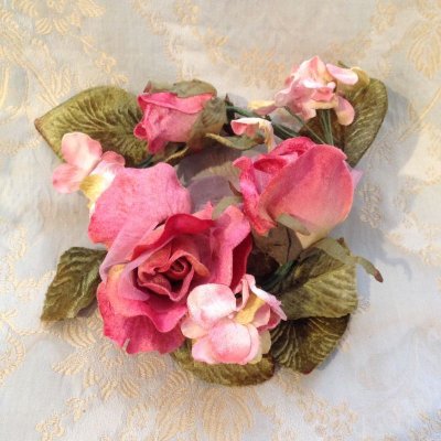 画像1: 布花 リース ベルベットとオーガンジー ピンクの薔薇と小花