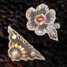 画像1: 手芸用品  モチーフレース 刺繍 生成り 2ペア (1)