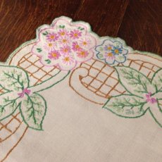 画像9: テーブルリネン 刺繍 花と草 ペールグリーン/パープル/茶 (9)