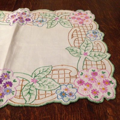 画像3: テーブルリネン 刺繍 花と草 ペールグリーン/パープル/茶