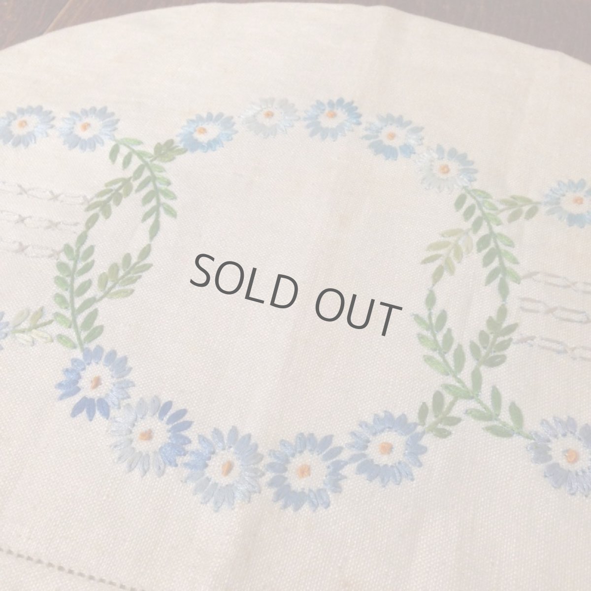 画像6: ティーコゼ グレーベージュ 刺繍 グリーン/ブルー (6)