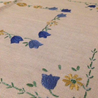 画像3: テーブルリネン グレーベージュ 刺繍 チューリップ ブルー/イエロー