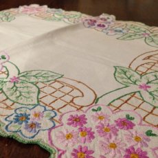 画像13: テーブルリネン 刺繍 花と草 ペールグリーン/パープル/茶 (13)
