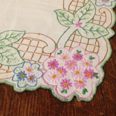 画像5: テーブルリネン 刺繍 花と草 ペールグリーン/パープル/茶 (5)