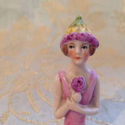 画像1: ピンクッション ハーフドール 薔薇の帽子の貴婦人