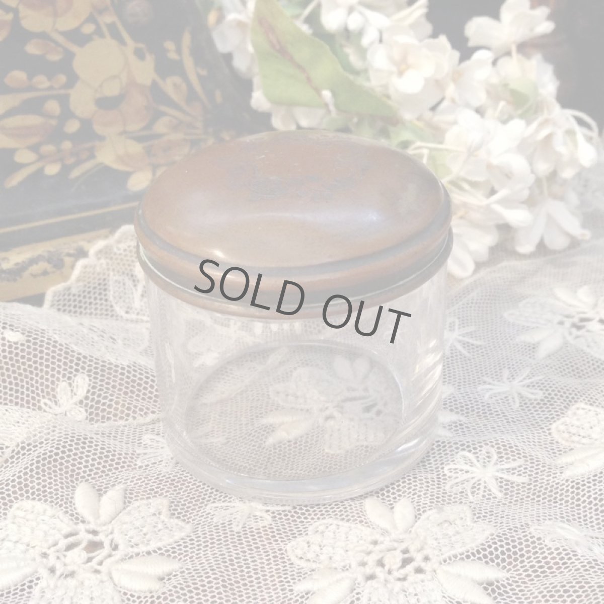 画像4: クリーム瓶 蓋に彫刻 円 (4)