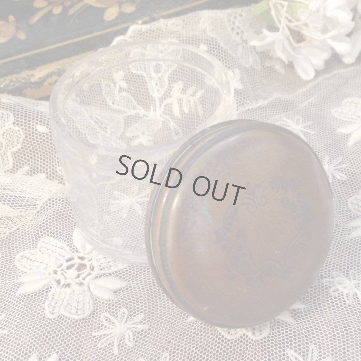 画像7: クリーム瓶 蓋に彫刻 円 (7)