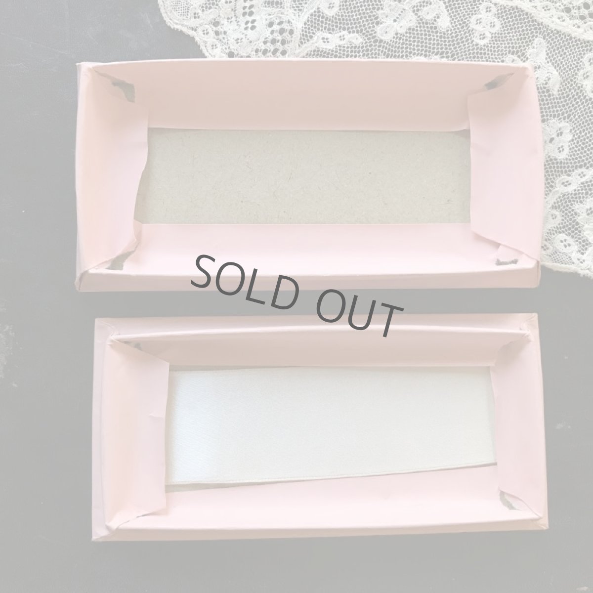 画像4: ドラジェ 紙箱 ピンク×金彩 女性と子供と鳥たち (4)