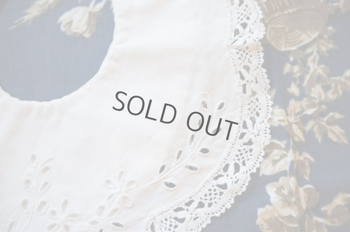 画像4: 手刺繍のベビースタイ/貝ボタン (4)