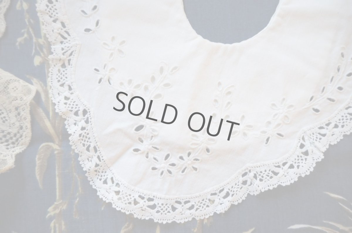 画像2: 手刺繍のベビースタイ/貝ボタン (2)