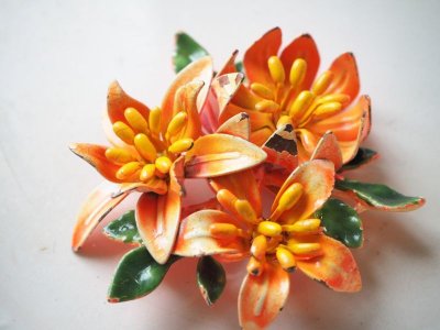 画像3: オレンジのエナメル花のブローチ