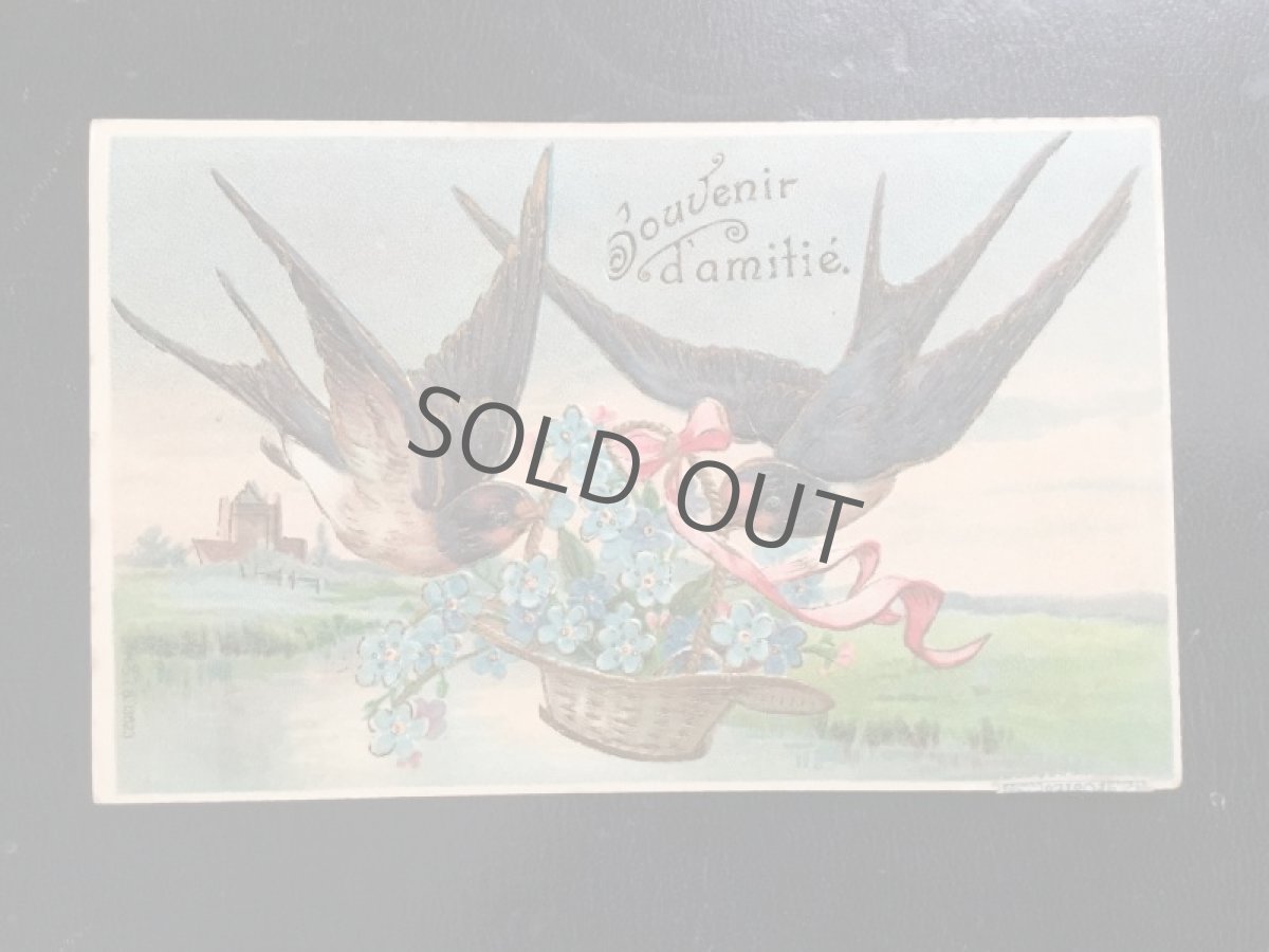 画像2: ツバメと忘れな草の花籠エンボス/ポストカード (2)