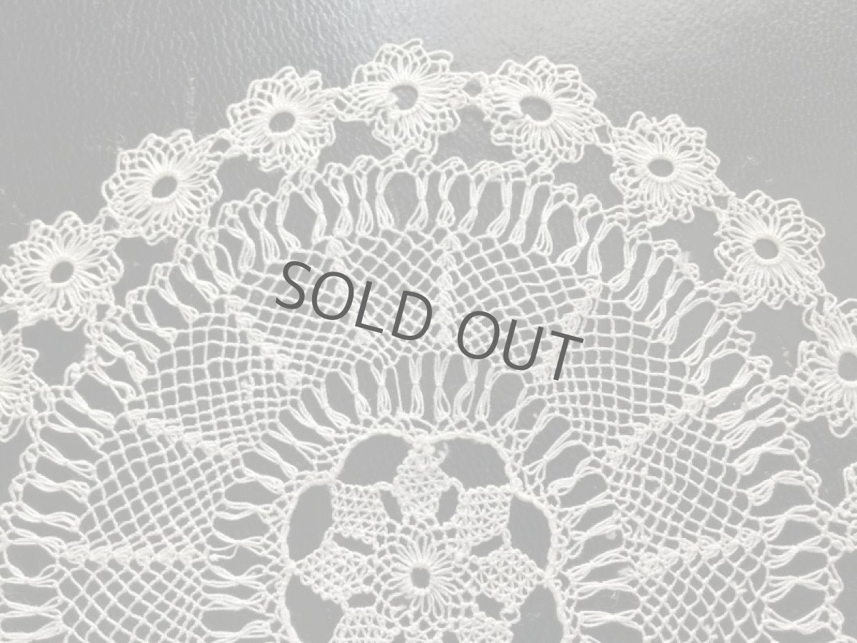 画像4: 繊細な手仕事レースのドイリー (4)