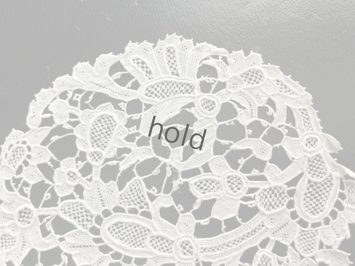 画像6: 白い手仕事ドイリー／丸 (6)