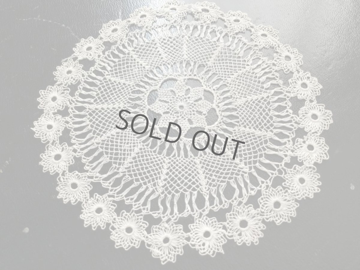画像6: 繊細な手仕事レースのドイリー (6)