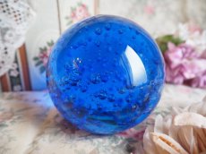 画像4: ガラス製ペーパーウェイト 青い気泡 (4)