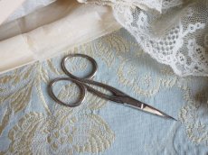 画像1: 裁縫用の糸切りはさみ／シンプル (1)