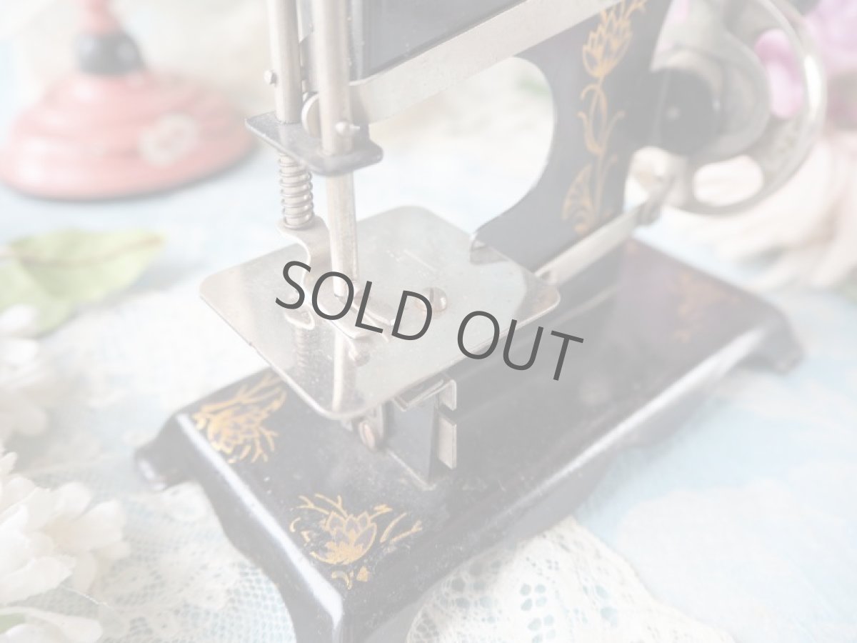 画像7: ドイツ製おもちゃのソーイングミシン (7)