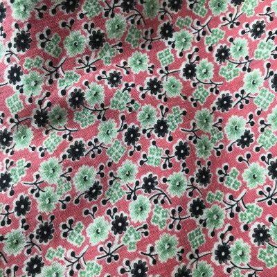 画像1: フィードサック/布/ピンク地にグリーンと黒い小花柄(1/4サイズ~)