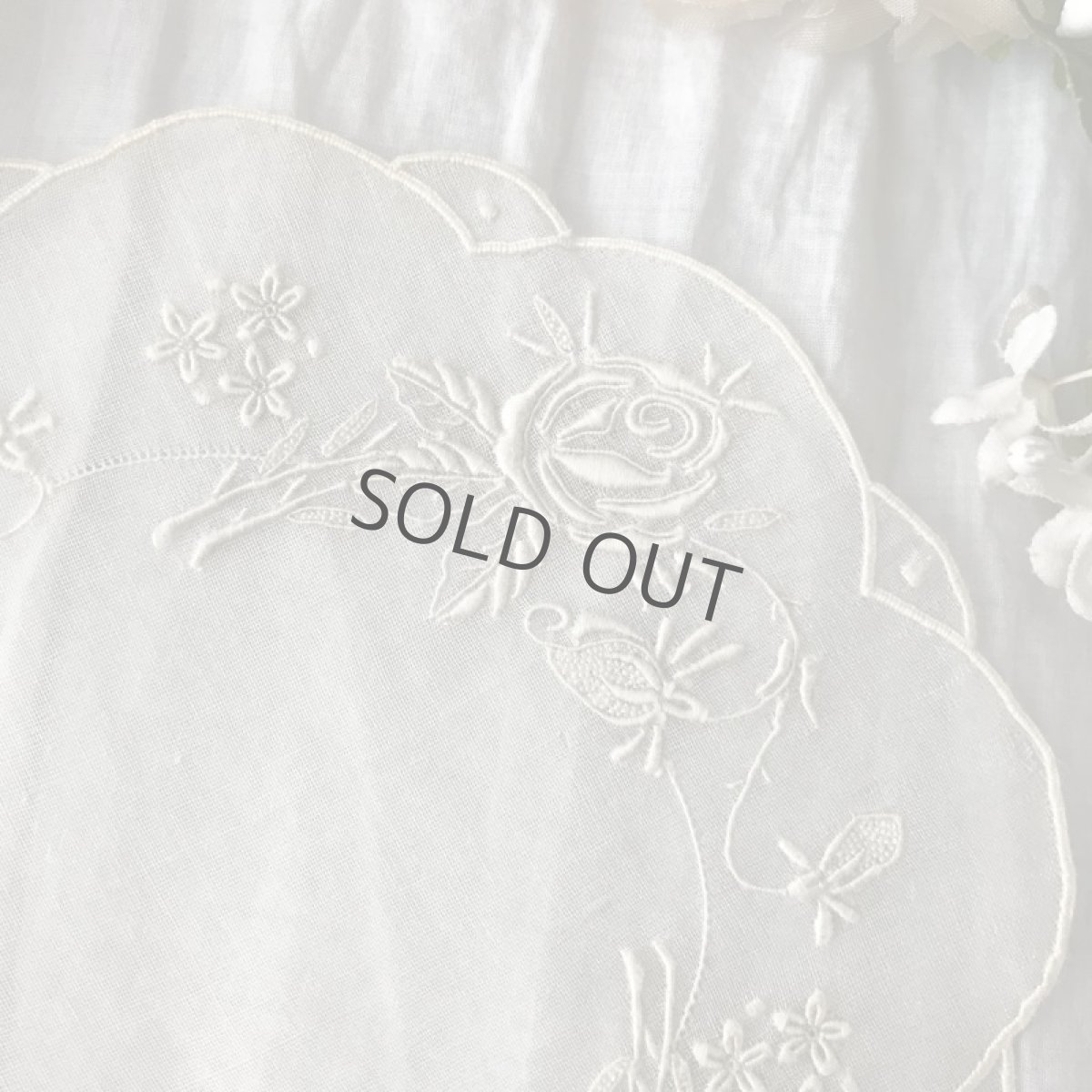 画像4: 薔薇の刺繍オーガンジーレースのドイリー (4)