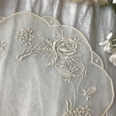 画像4: 薔薇の刺繍オーガンジーレースのドイリー (4)