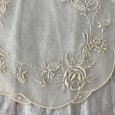 画像5: 薔薇の刺繍オーガンジーレースのドイリー (5)