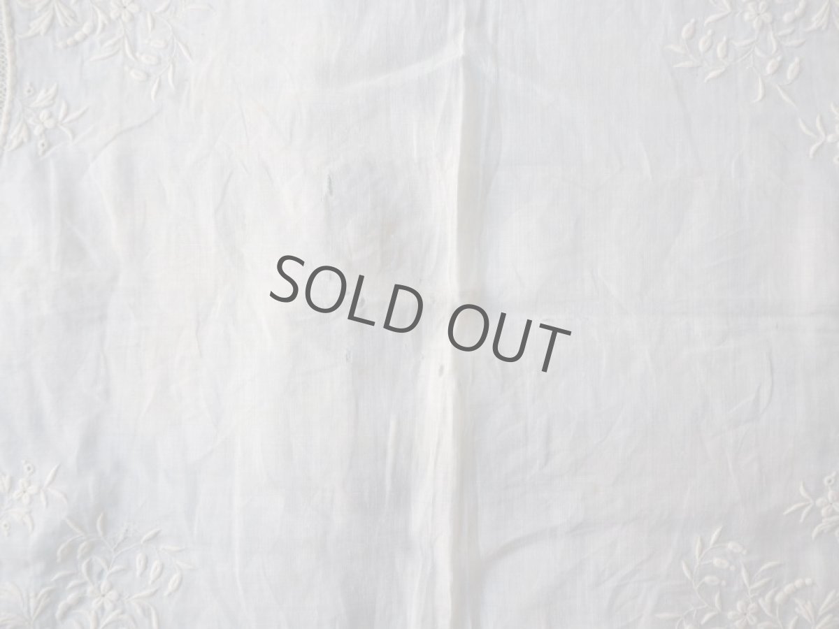 画像6: 手仕事たっぷり花の刺繍とレースのハンカチ/ダメージ有り (6)