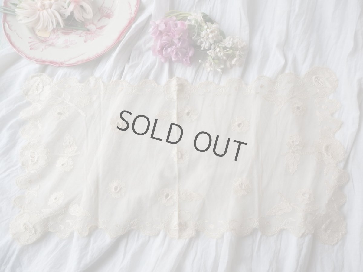 画像8: チュールレース花モチーフの刺繍ドイリー (8)