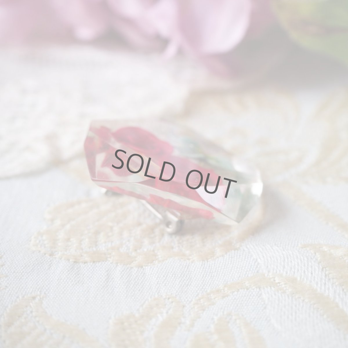 画像3: ルーサイト赤い薔薇の小さめブローチ (3)