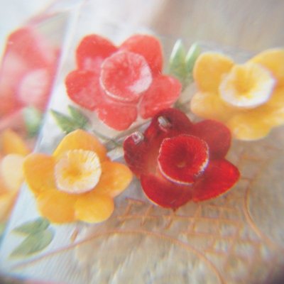 画像2: ルーサイト暖色の薔薇の花籠デザインブローチ
