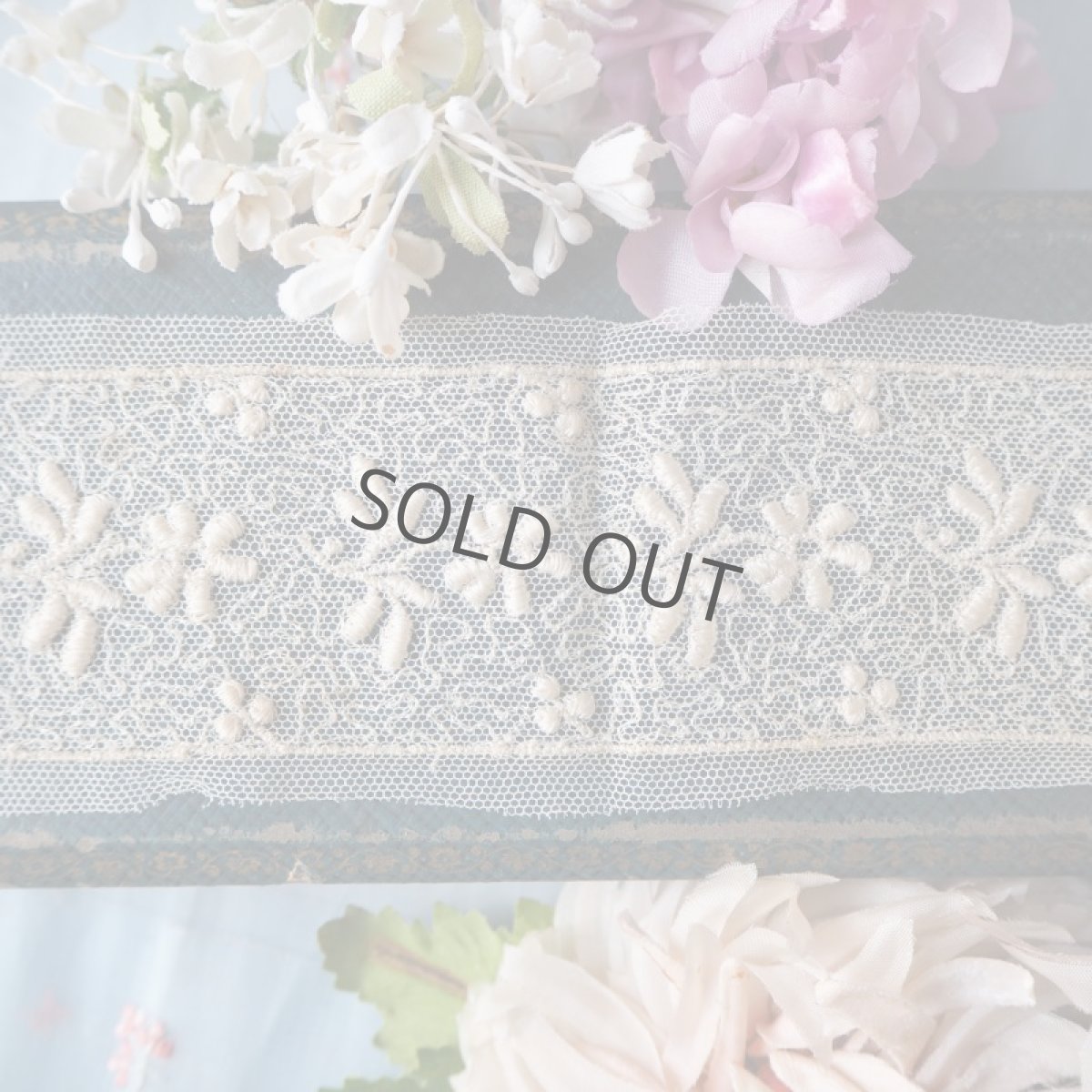 画像2: チュールに花の立体感のある刺繍広巾レース (2)