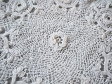 画像7: アイリッシュクロシェ立体的な小花のドイリー/手編み (7)