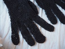 画像2: 手仕事クロシェレースの手袋/黒小さめサイズ (2)