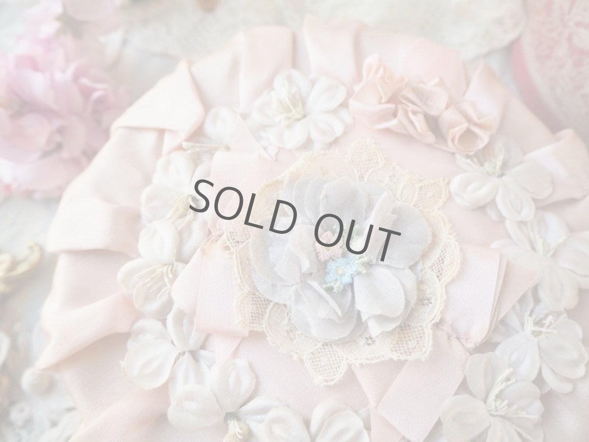 画像4: ピンクのお花いっぱいのドラジェBOX/布花ロココリボン (4)