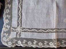 画像4: 極薄シルクに刺繍のモノグラムハンカチ (4)