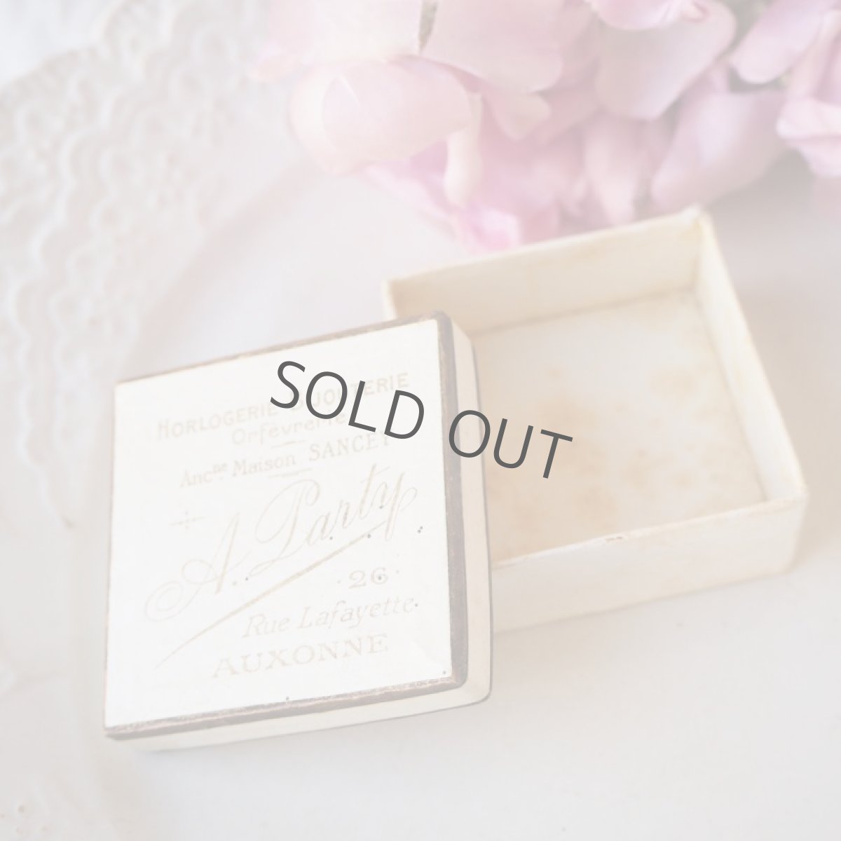 画像5: 古い時計屋さんの白い宝石箱/ロゴ文字入り紙箱 (5)