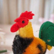 画像9: シュタイフ社製カラフルなニワトリ/フェルトの鶏冠、尾羽 (9)