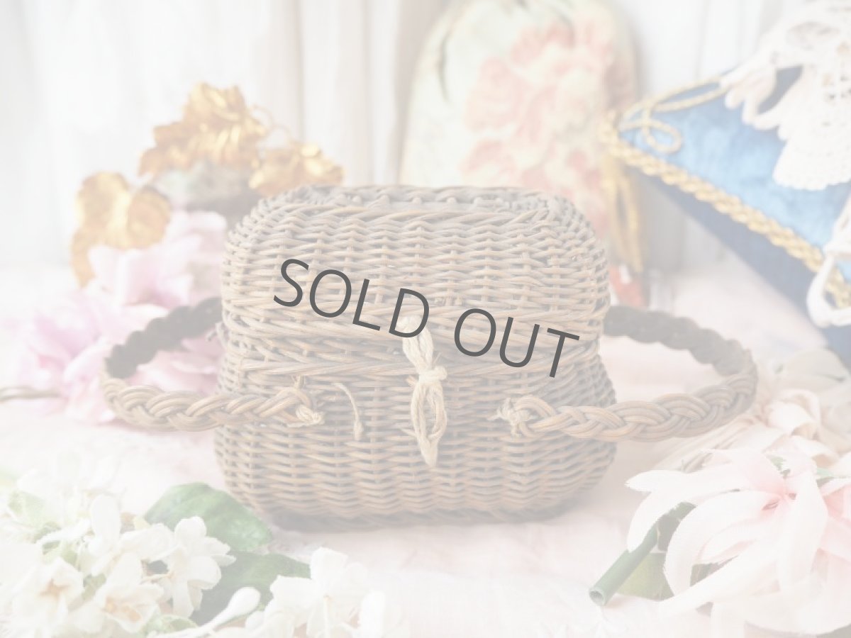 画像5: 小さなドール用蓋付のパニエ/おもちゃの籐籠 (5)