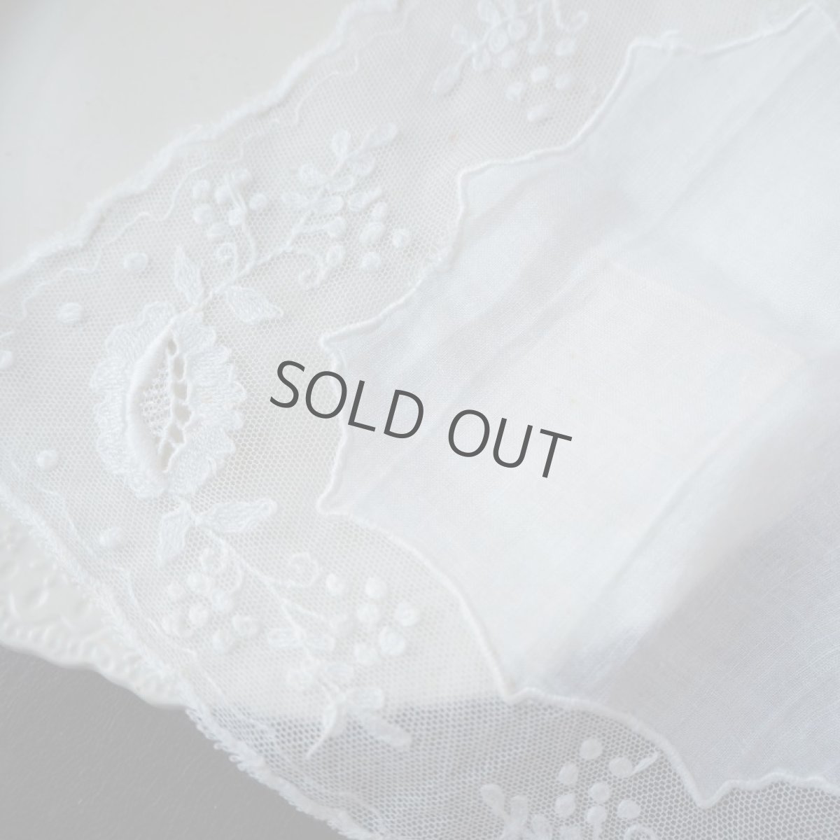 画像8: 小花と薔薇の刺繍チュールレースドイリー (8)