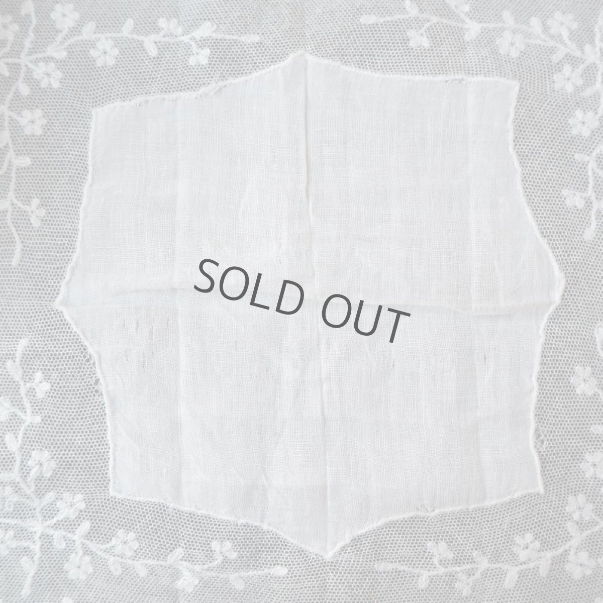 画像6: 小花の刺繍チュールレースのドイリー/四角形 (6)