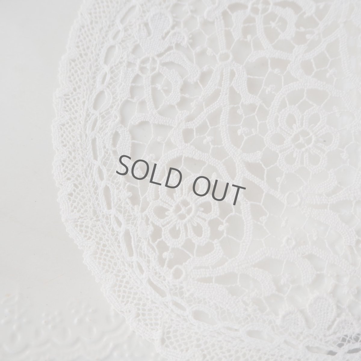 画像6: 繊細な手仕事花模様のレースドイリー (6)