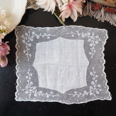 画像1: 小花の刺繍チュールレースのドイリー/四角形 (1)