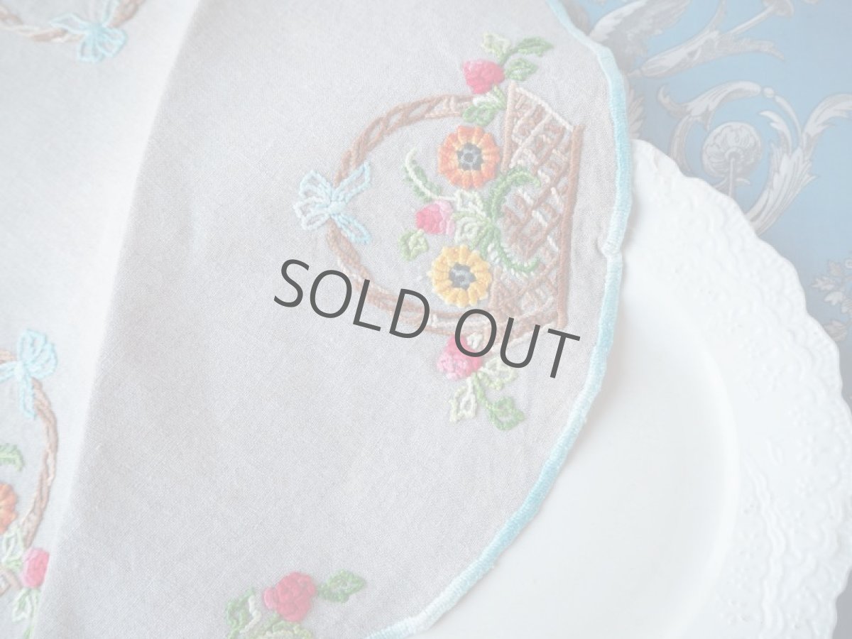 画像6: リネンのカラフルな刺繍の花籠ドイリー (6)