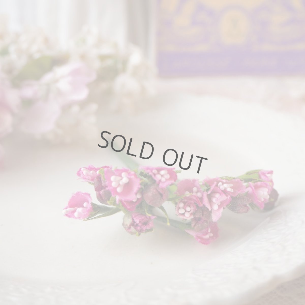 画像4: 濃いピンク色の布花の飾り (4)