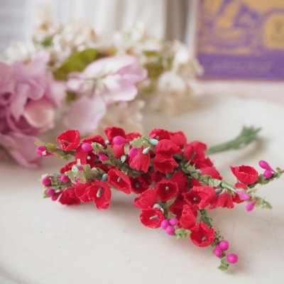 画像1: 赤い布花小花の花束
