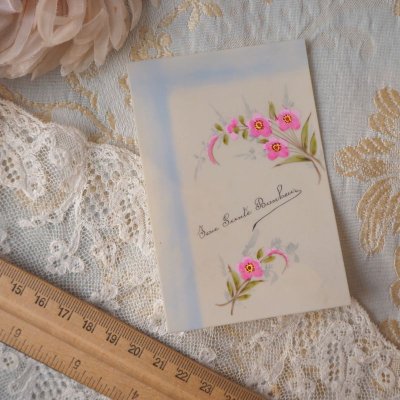 画像1: 古いセルロイド製　手描きの教会カード　ピンクの花と文字　青い縁